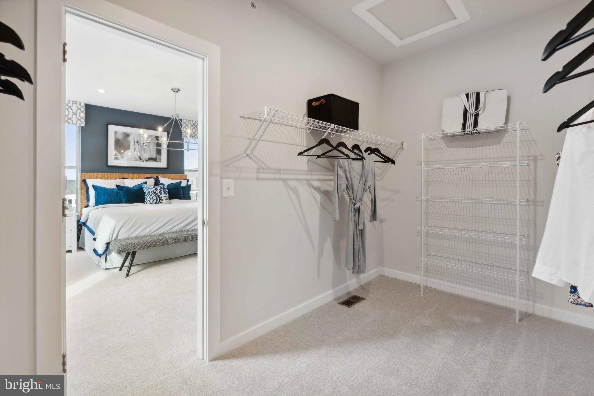2148 Glacier Road. Herndon, VA 20170