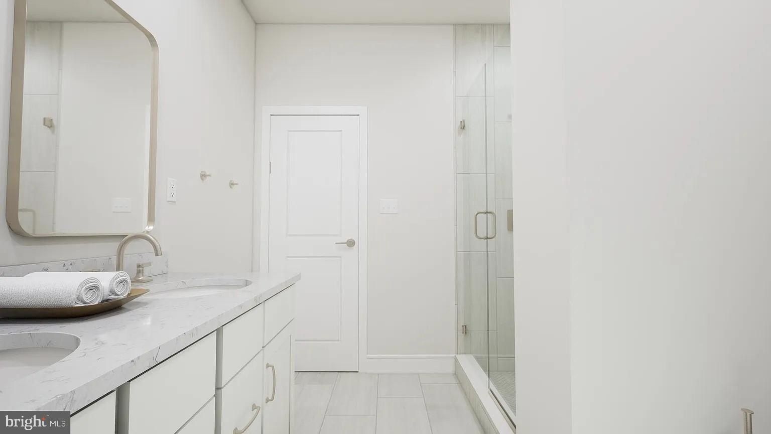 41917 Hogan Forest Terrace. Aldie, VA 20105