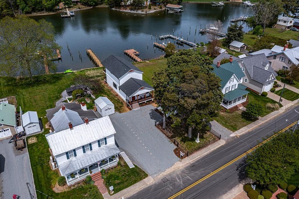 696 Main Street. Reedville, VA 22539