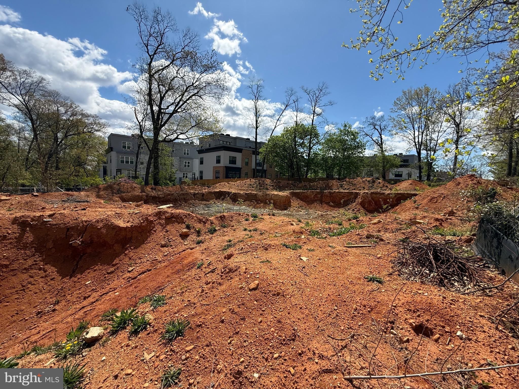2020 Nordlie Place. Falls Church, VA 22043