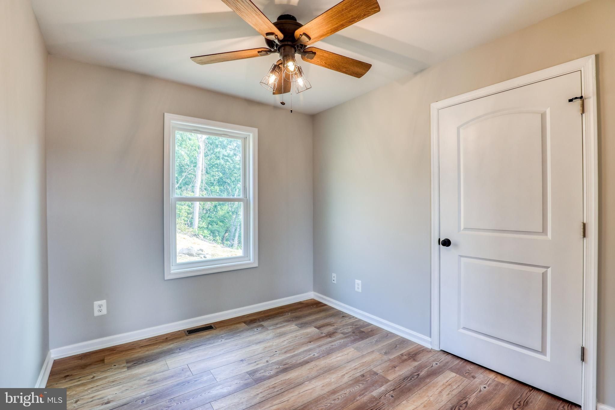 51 Gooney Manor Loop. Bentonville, VA 22610