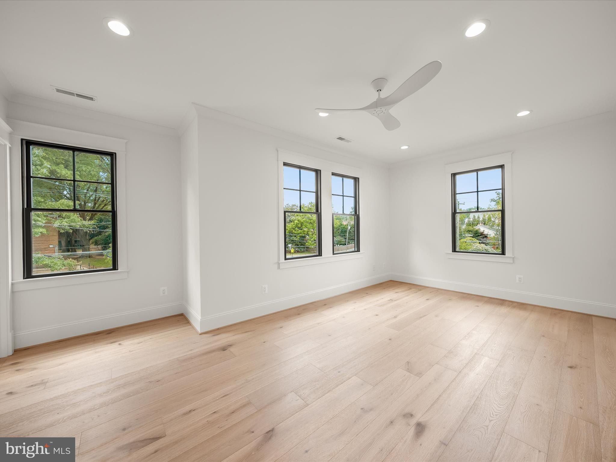 2951 N Nottingham Street. Arlington, VA 22207