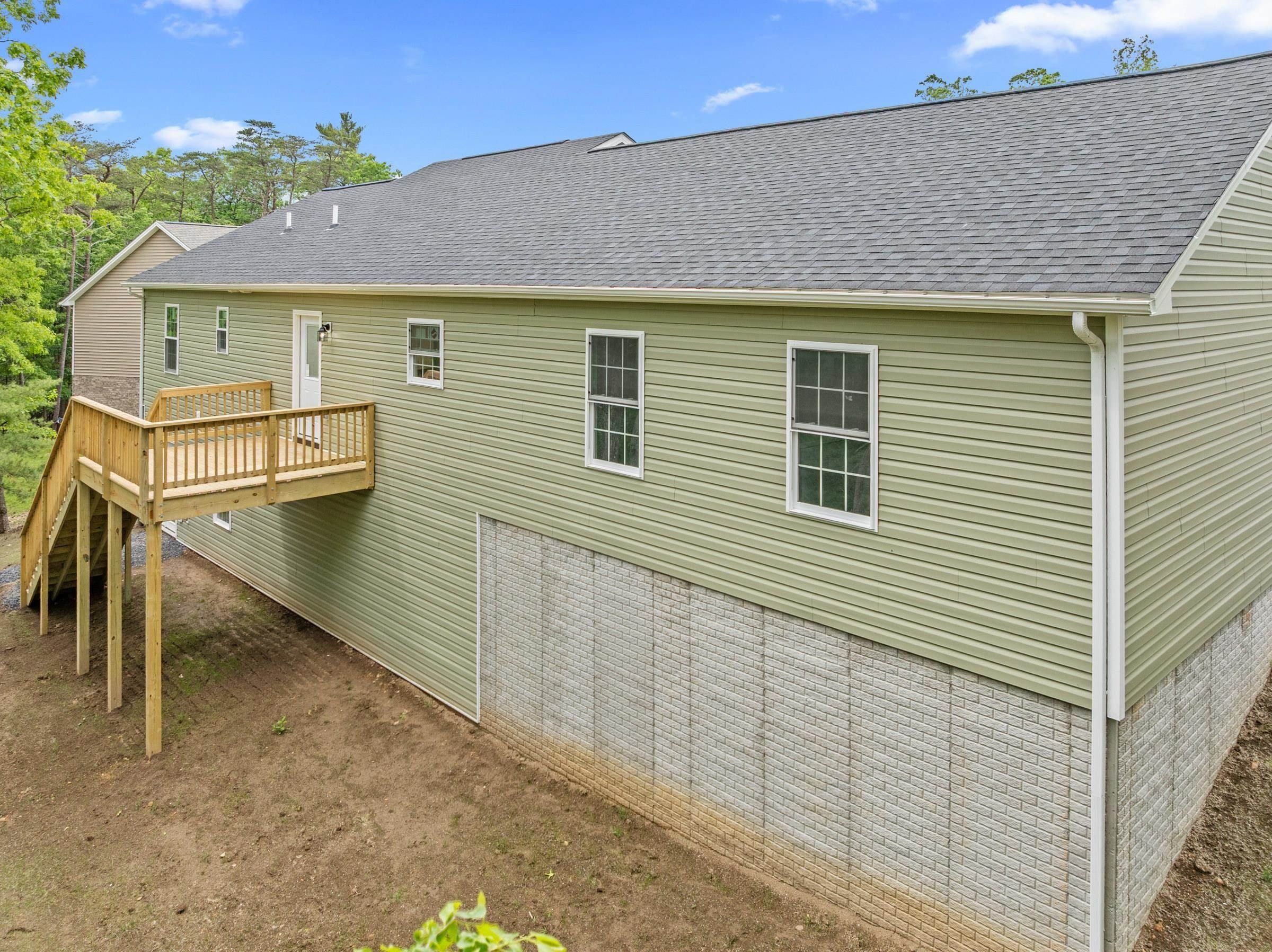 201 Creek Valley Dr. Basye, VA 22810