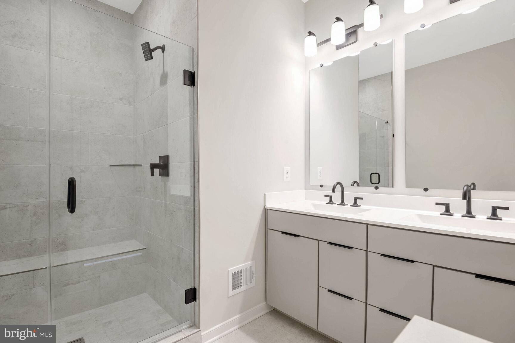 22892 Tawny Pine Square. Ashburn, VA 20148