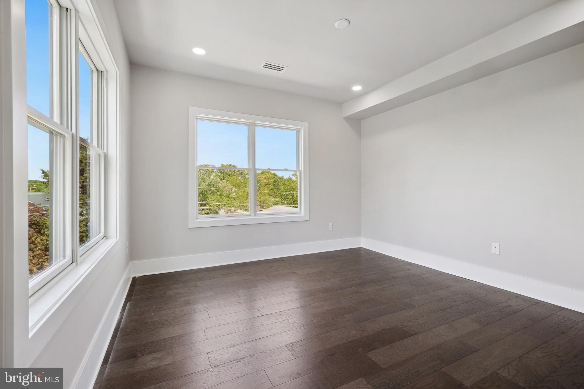 1610 12Th Street S. Arlington, VA 22204