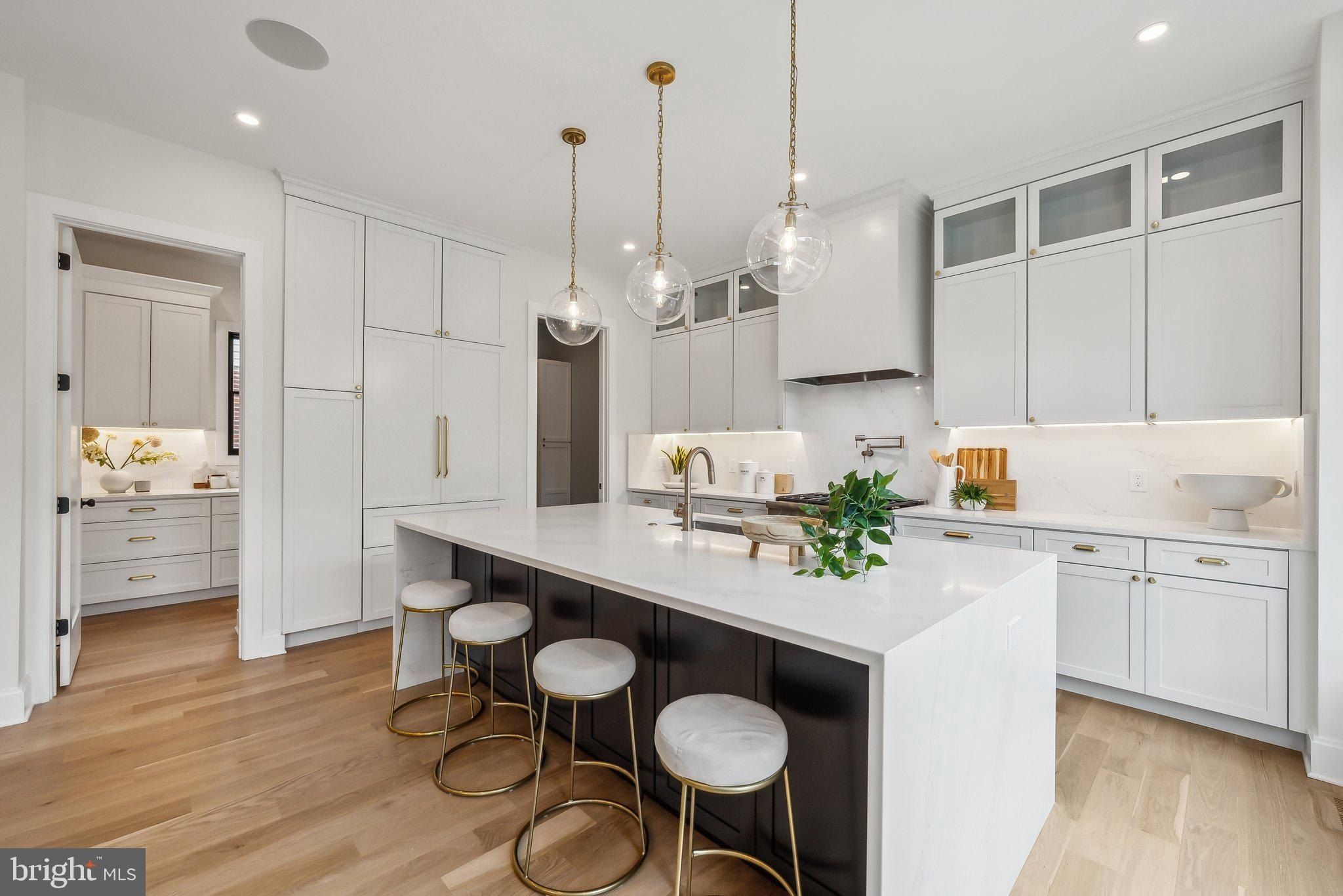 507 S Adams Street. Arlington, VA 22204