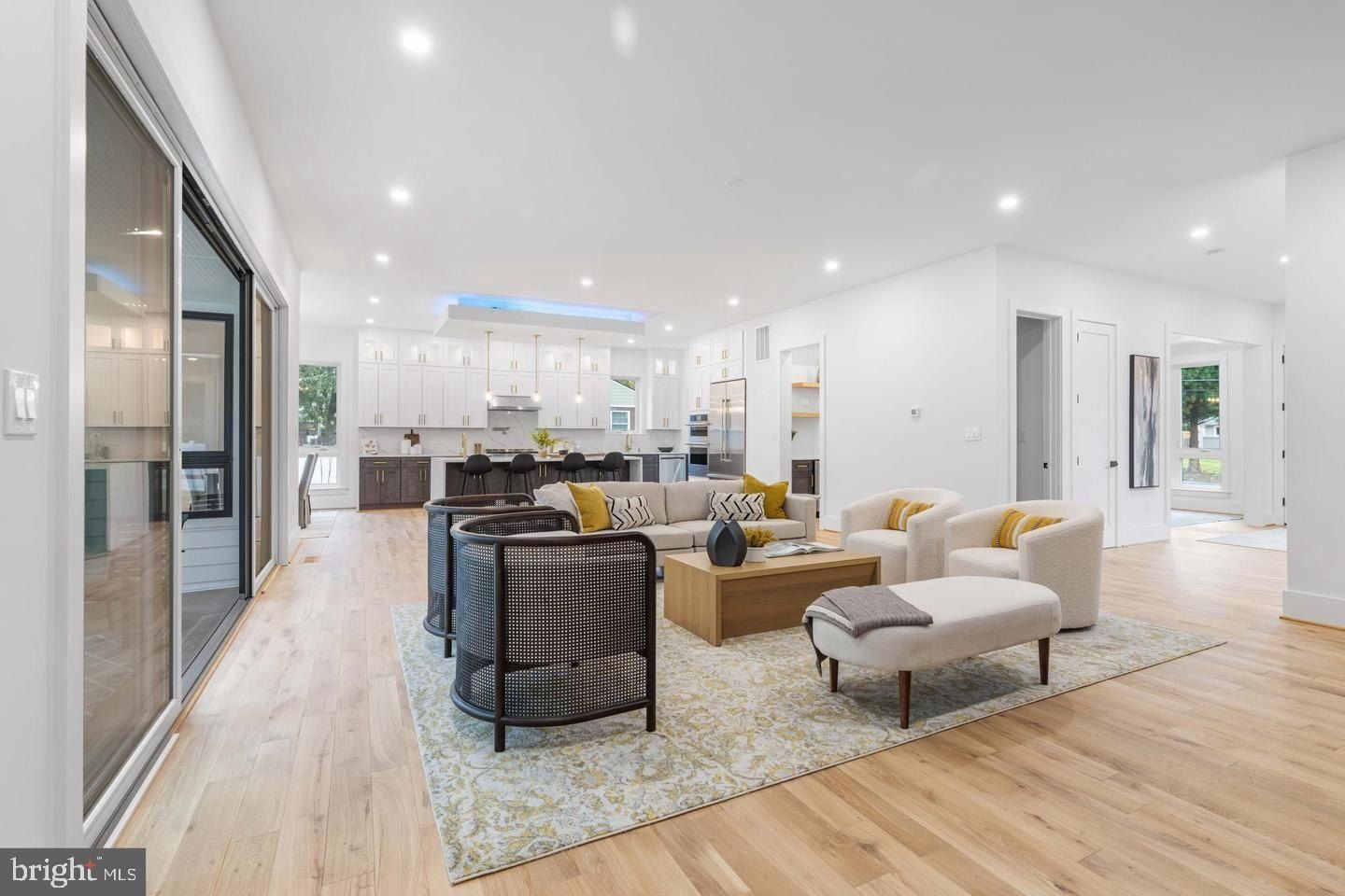 3418 Arnold Lane. Falls Church, VA 22042