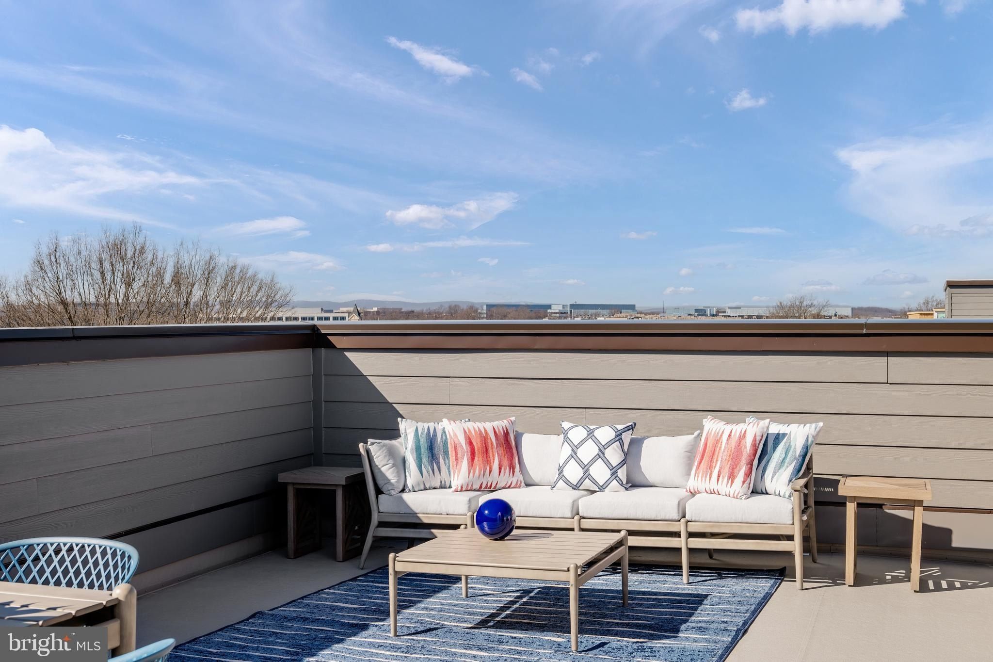 2167 Glacier Road. Herndon, VA 20170