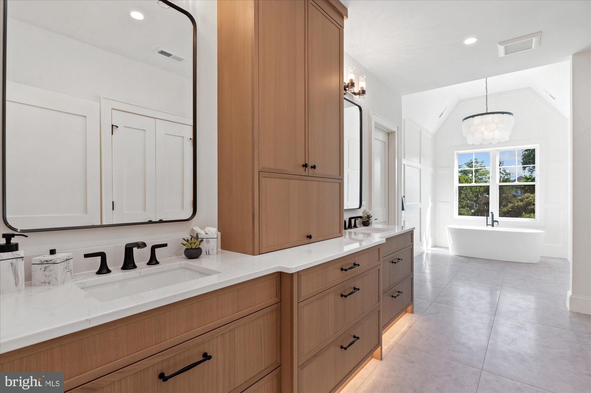 4911 37Th Street N. Arlington, VA 22207