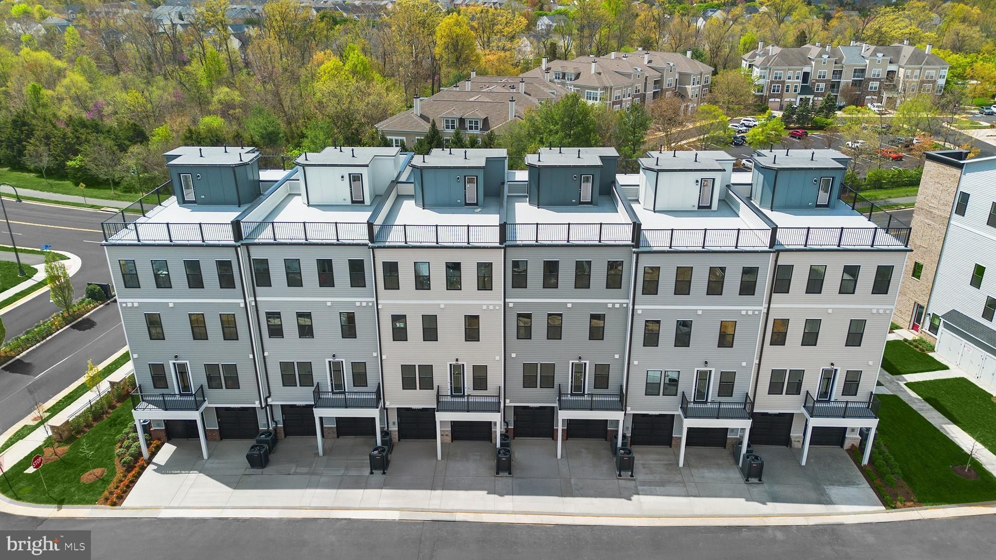 43294 Farringdon Square. Broadlands, VA 20148