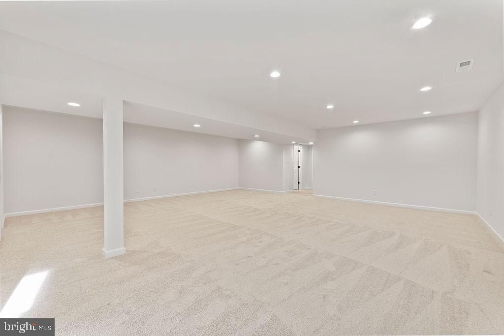 95 Woodland Shores Drive. Louisa, VA 23093