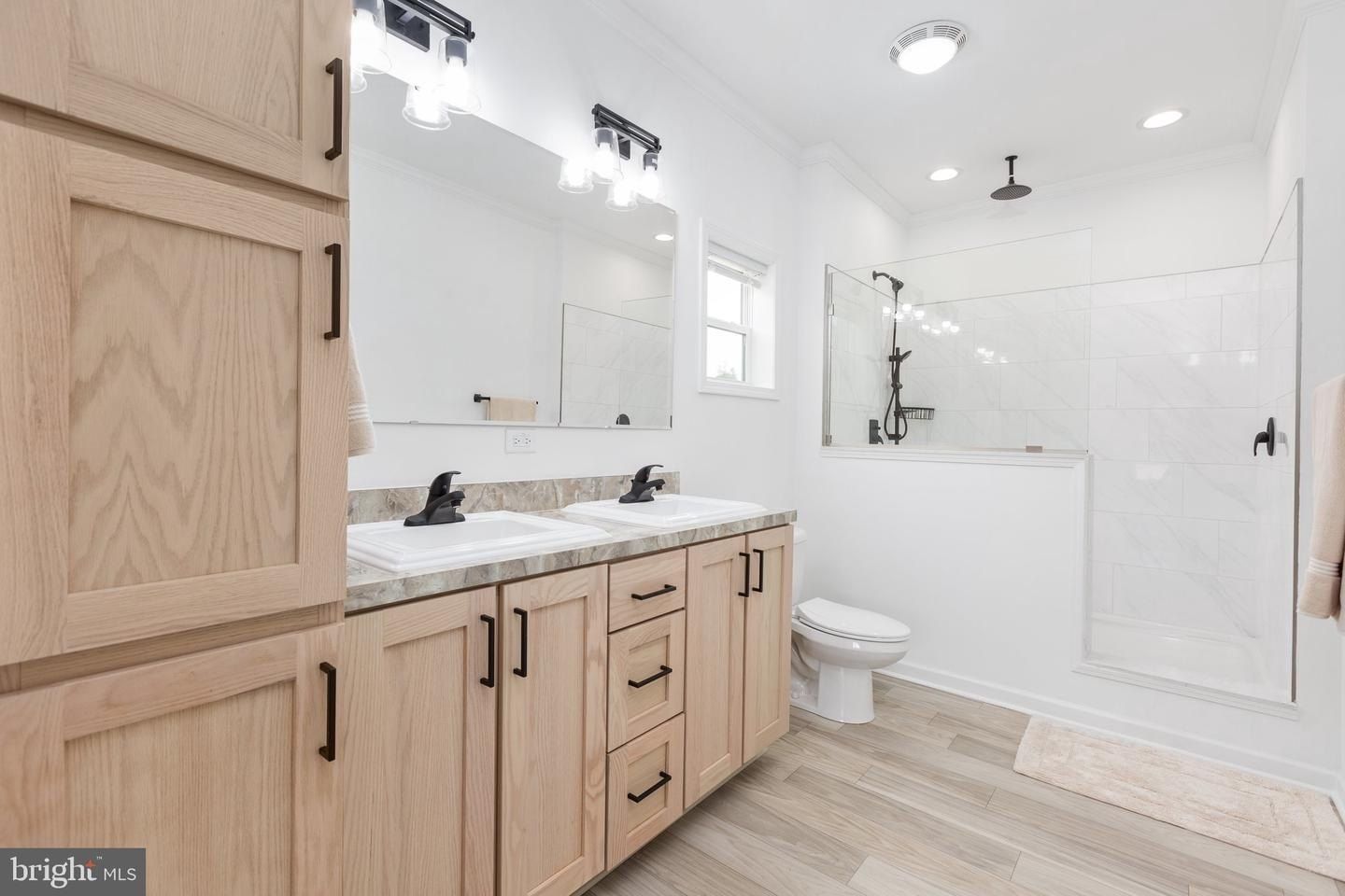 967 Levi Rd. Green Bay, VA 23942