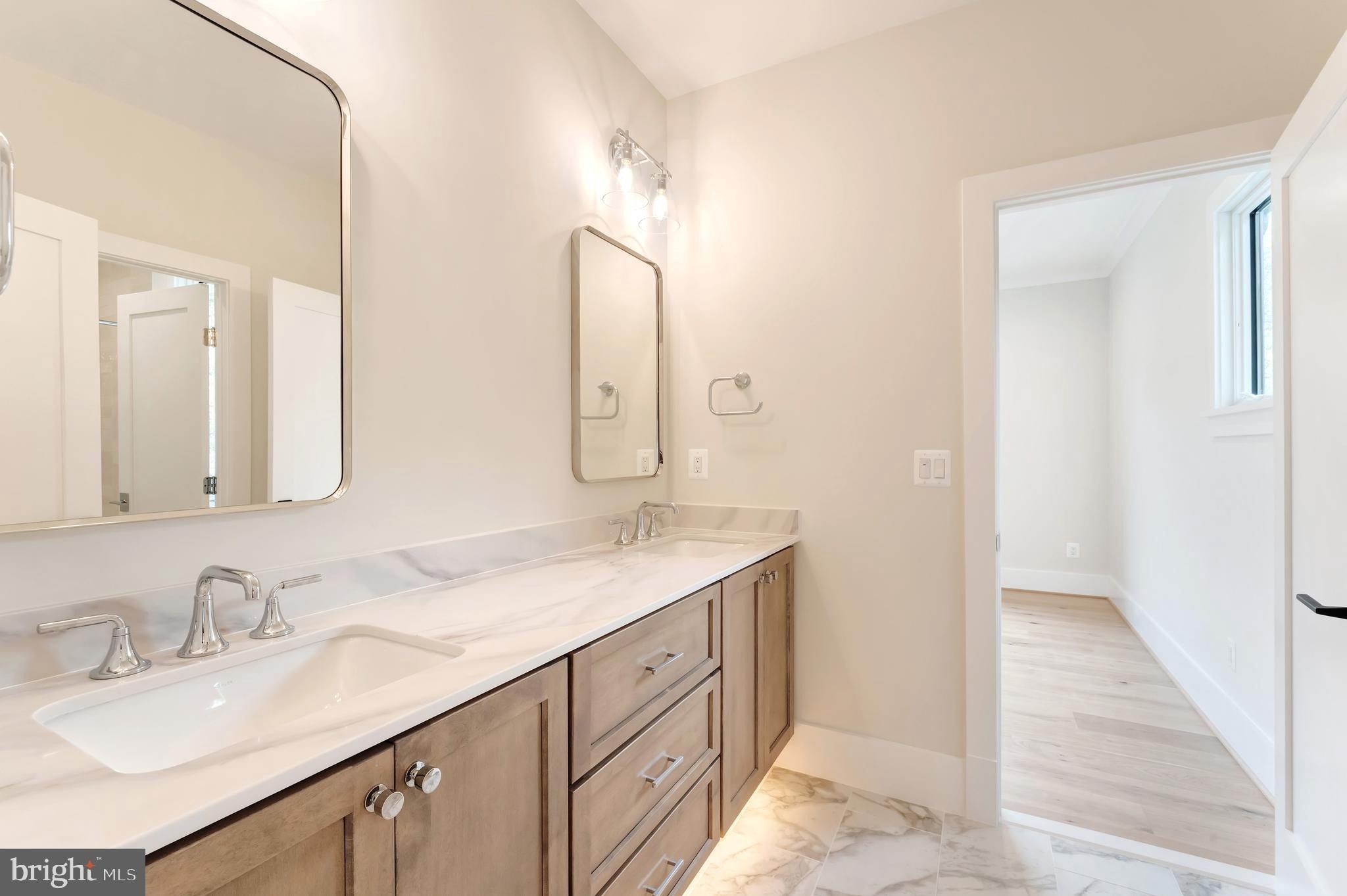 2123 Natahoa Court. Falls Church, VA 22043