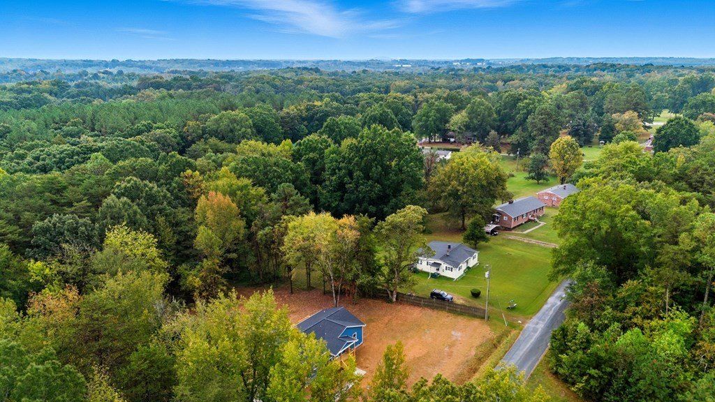 236 Buffalo Heights. Farmville, VA 23901