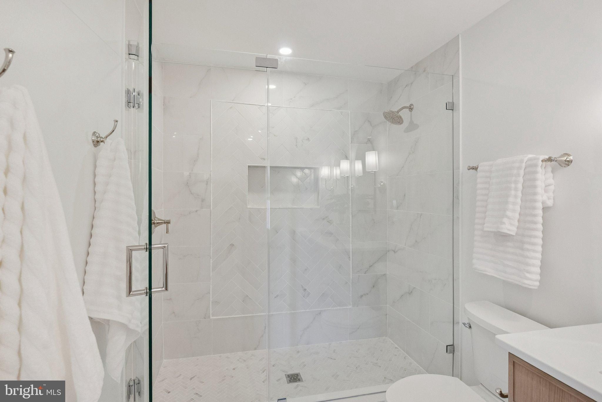 5532 Halwis Street. Alexandria, VA 22303