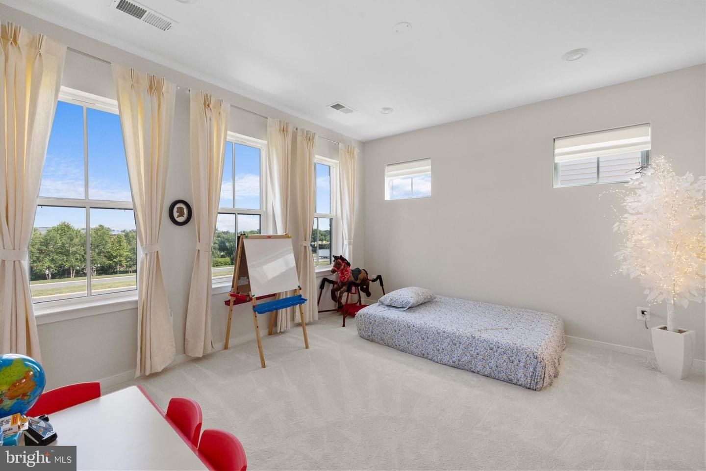 23158 Horseshoe Trail Square. Ashburn, VA 20148