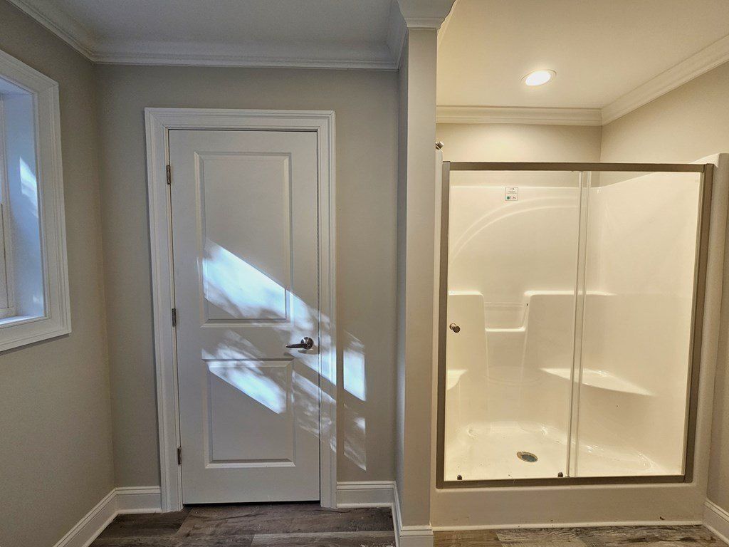 121 Sharps Creek Dr. Scottsville, VA 24590