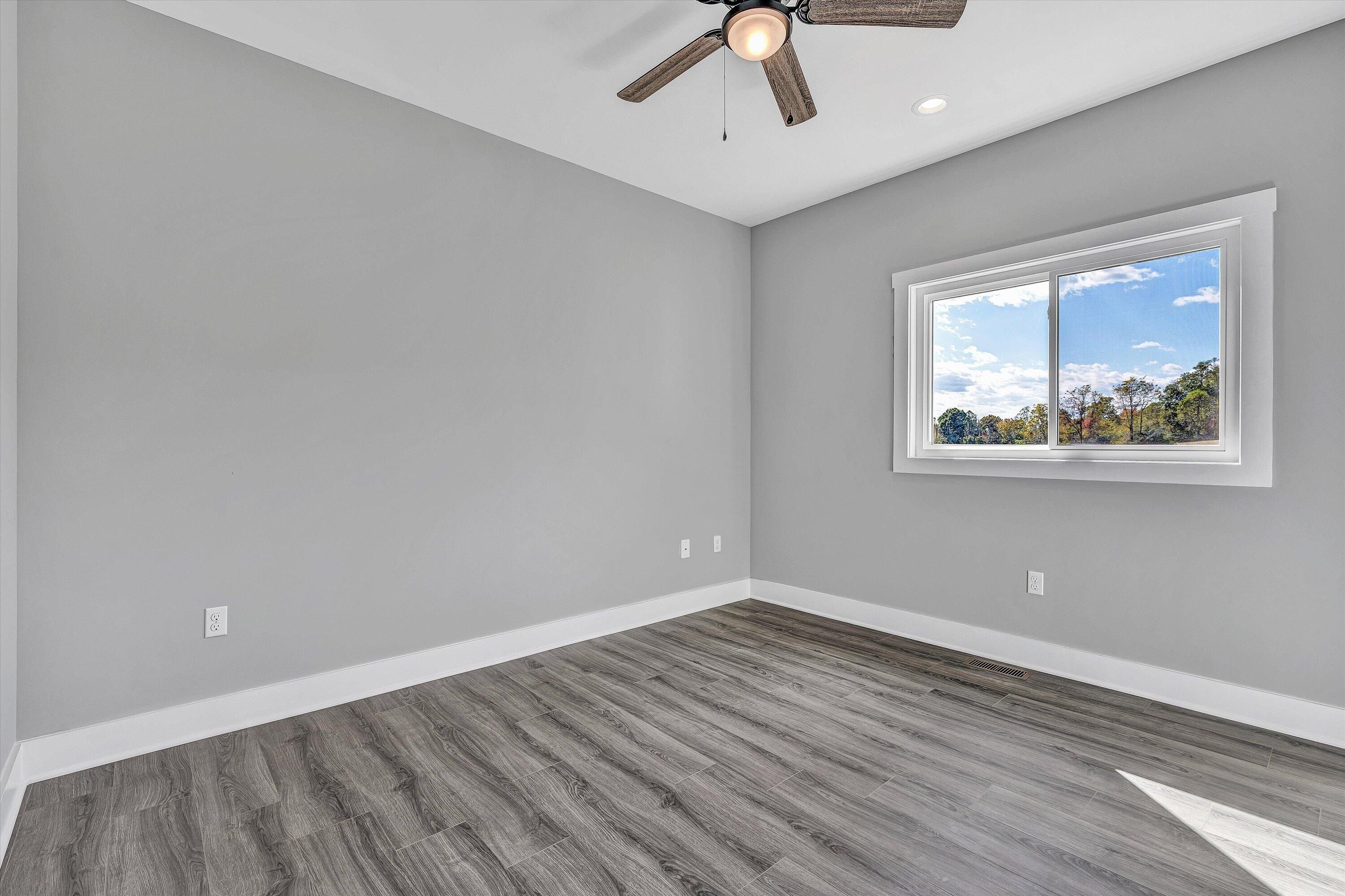 1037 Park Mountain Ter. Huddleston, VA 24104