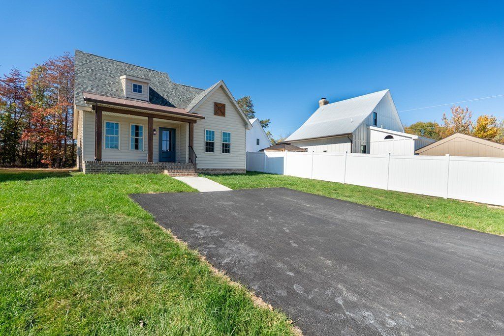 201 Zion Drive. Farmville, VA 23901