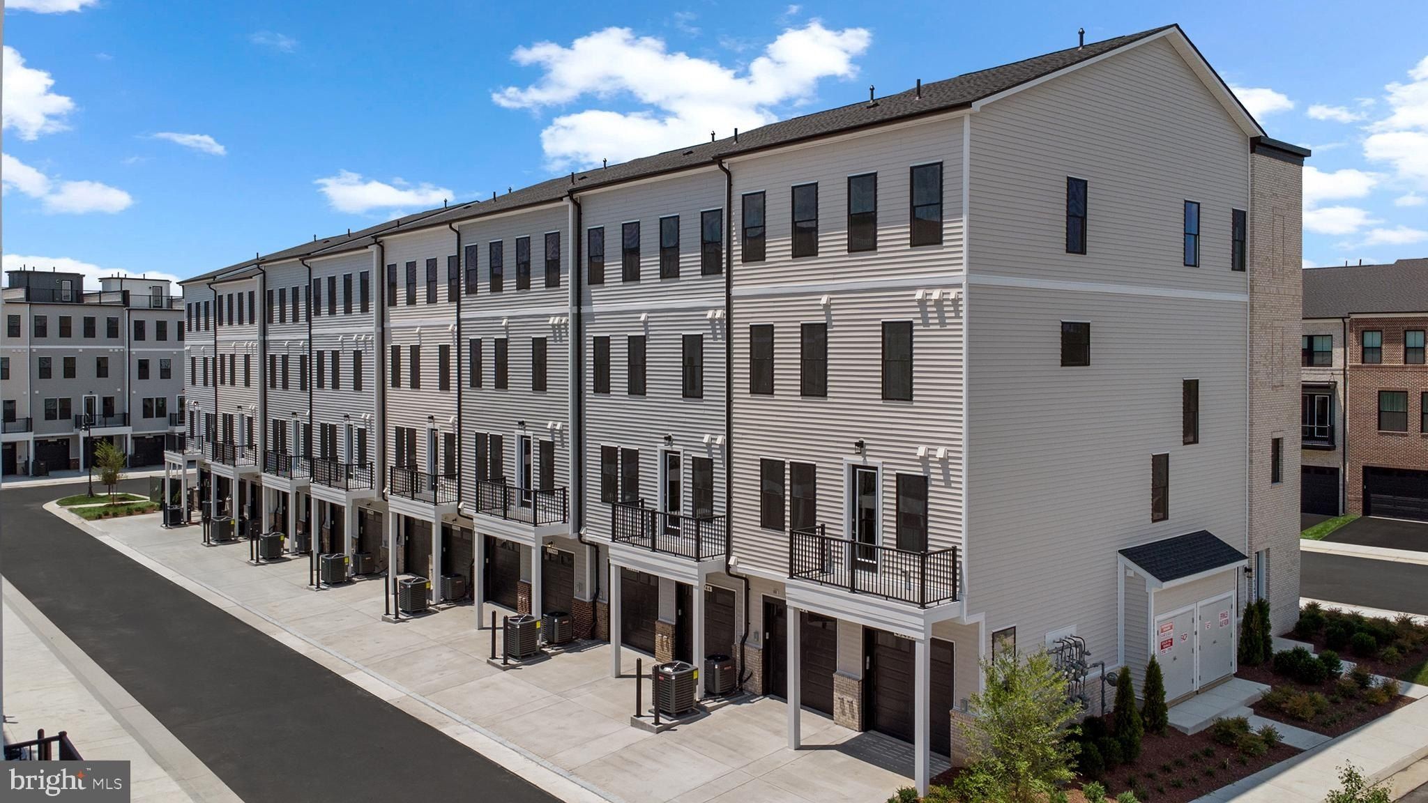 21748 Dollis Hill Terrace. Broadlands, VA 20148