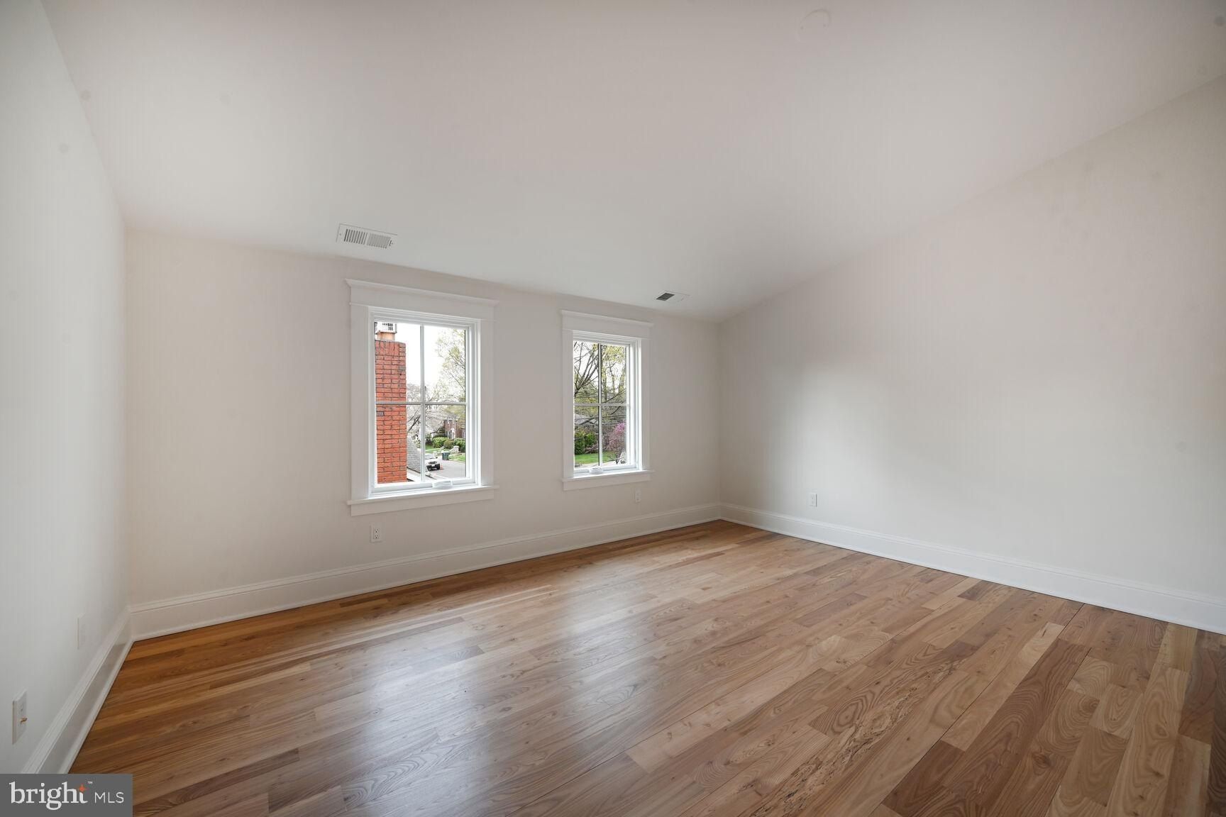 605 Hilltop Terrace. Alexandria, VA 22301