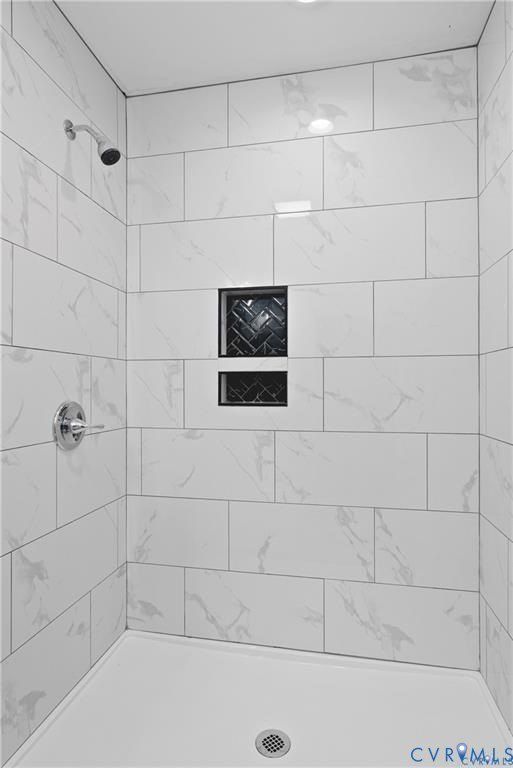 Summer Drive. Ruther Glen, VA 22546