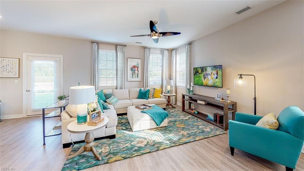 645 Crestfield Drive. Chesapeake, VA 23320