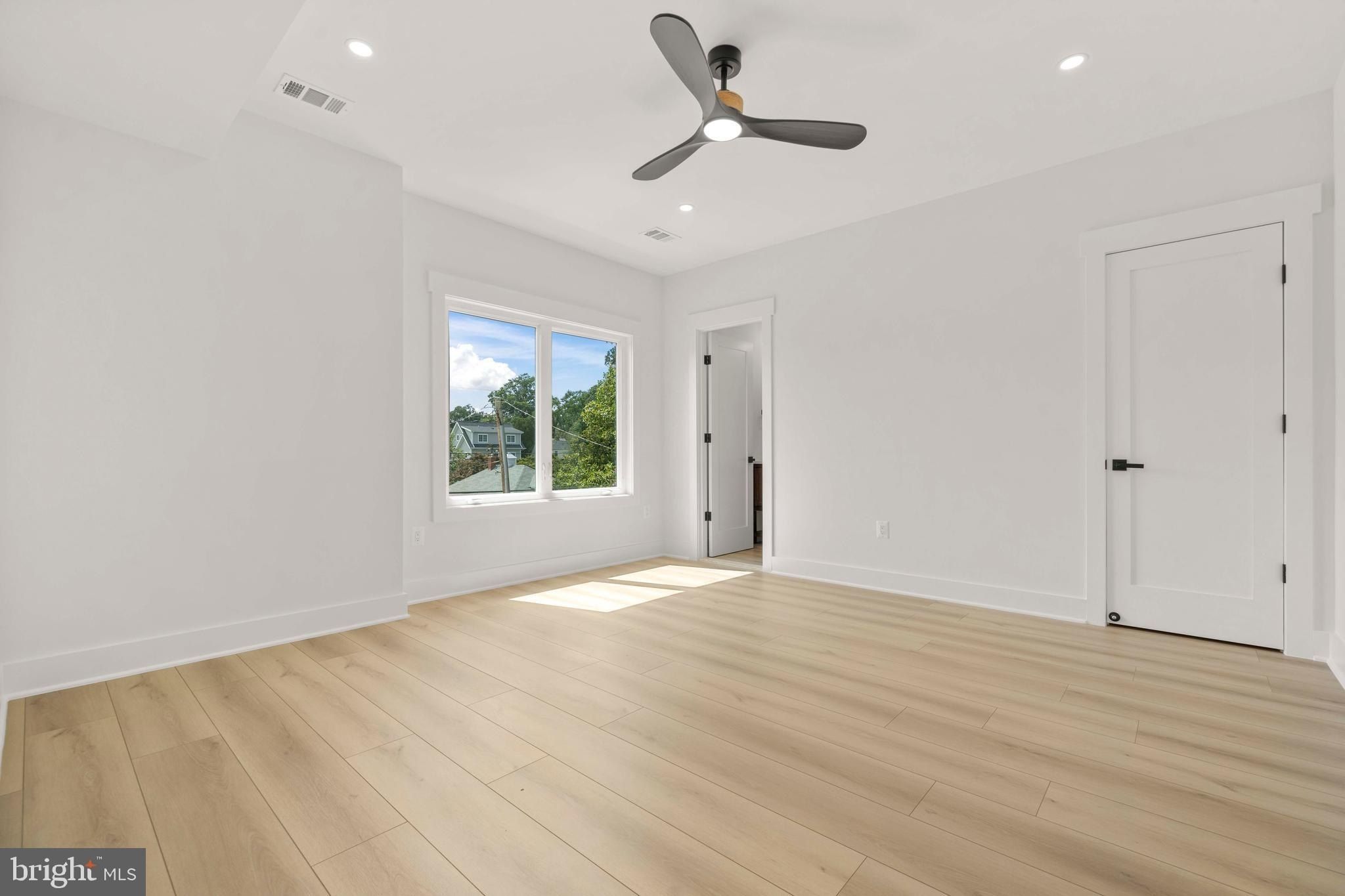 1905 N Taylor Street. Arlington, VA 22207