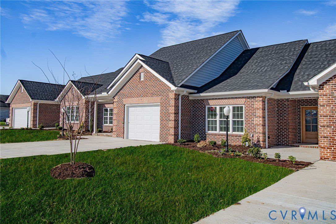 116 Cobblestone Drive. Hopewell, VA 23860