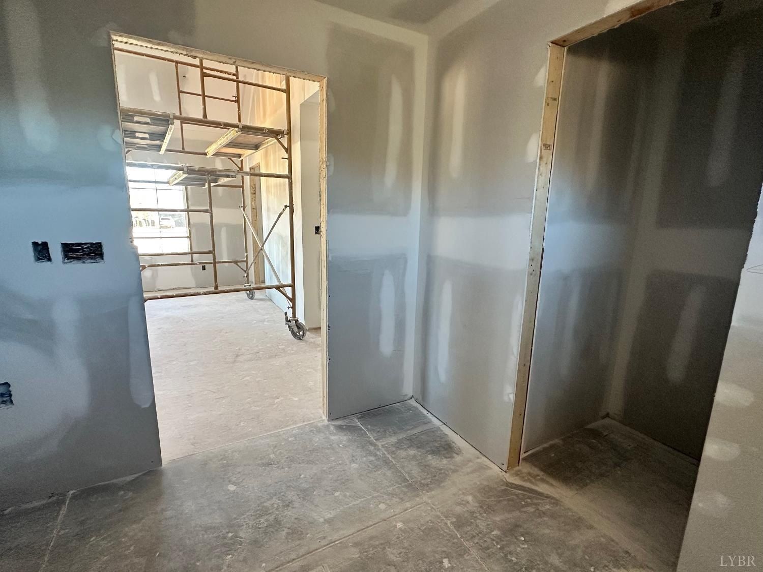 11286 Leesville Road. Evington, VA 24550