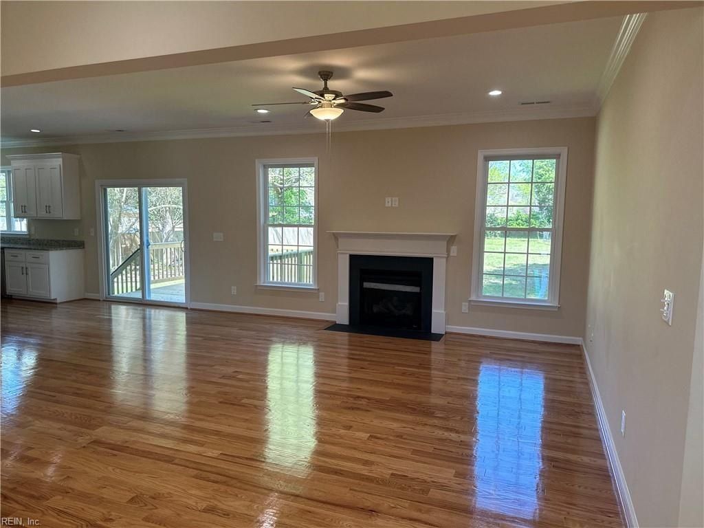 71 Edmonds Cove Road. Hampton, VA 23669