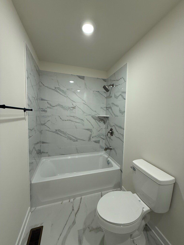 153 Walnut Street. Kilmarnock, VA 22482