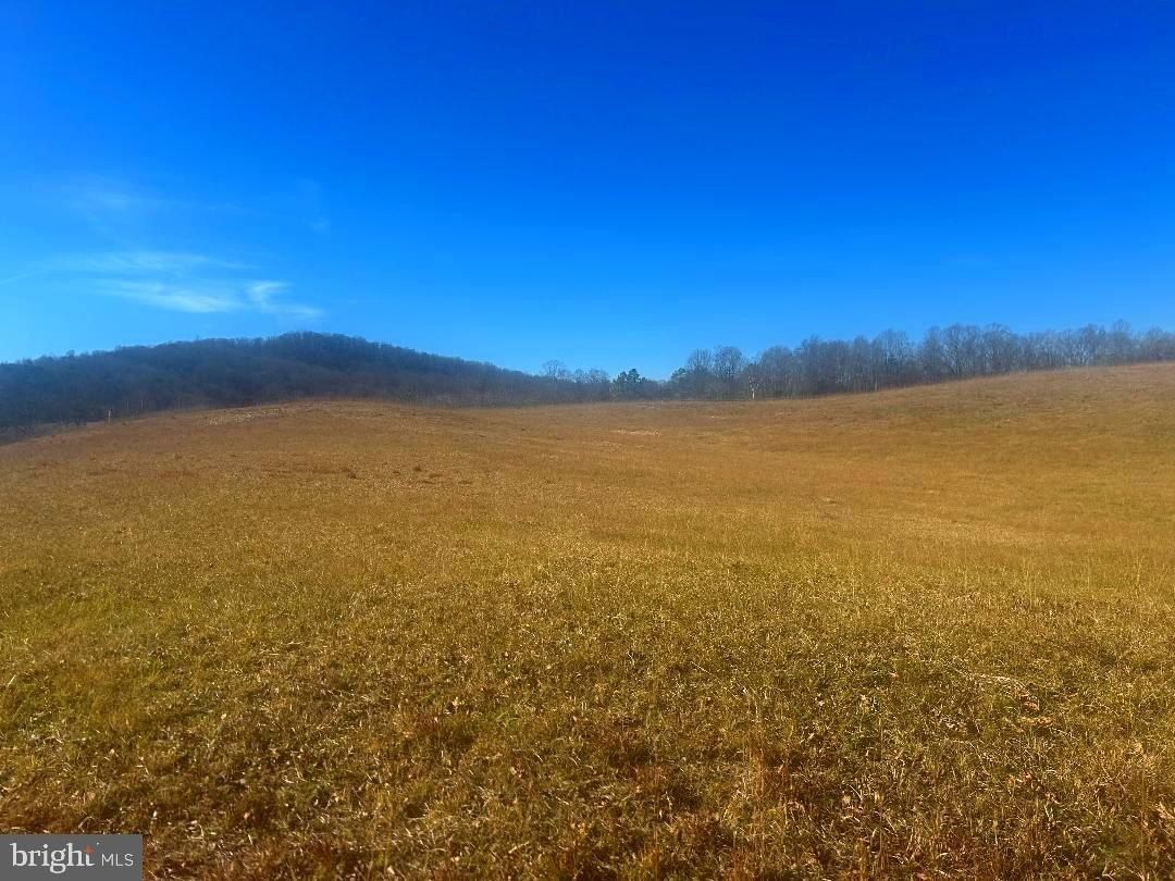 354 S Poes Road. Amissville, VA 20106