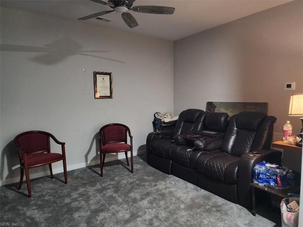 933 Eastfield Lane. Newport News, VA 23602