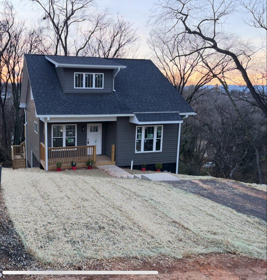 1225 15Th St Se. Roanoke, VA 24013