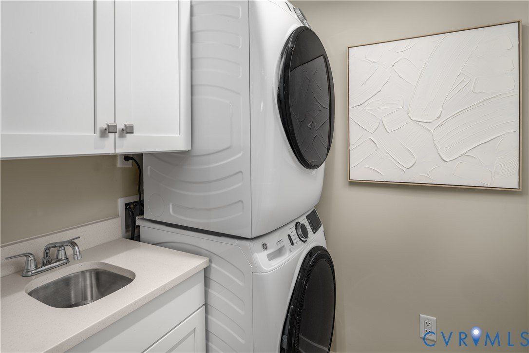 8025  Lake Laurel Ln UnitA. Glen Allen, VA 23060