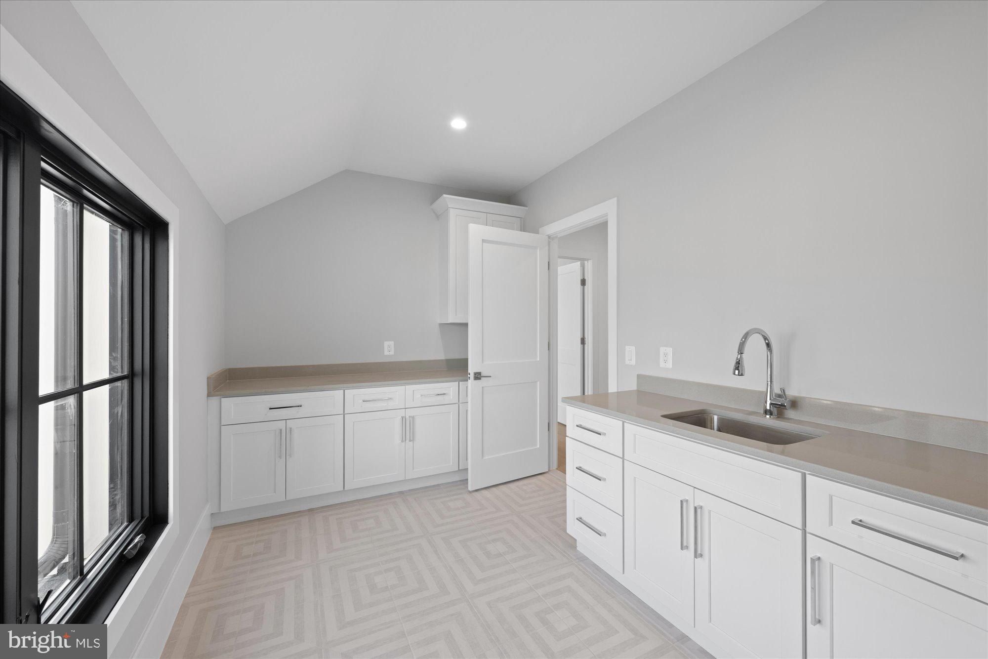 627 Hine Street Se. Vienna, VA 22180