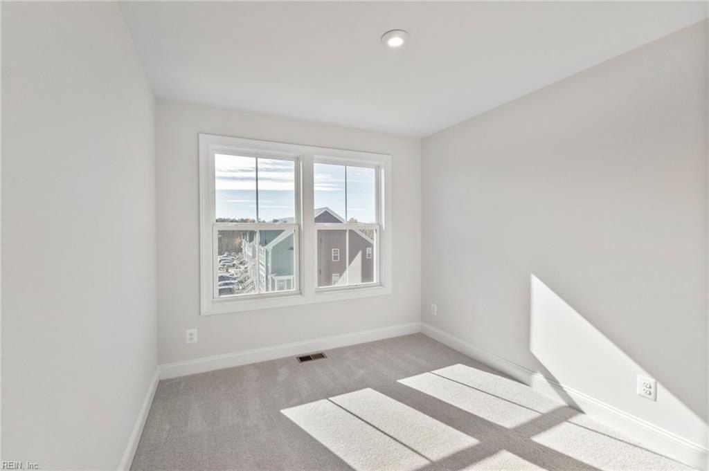 5 Bracewell Lane. Yorktown, VA 23692