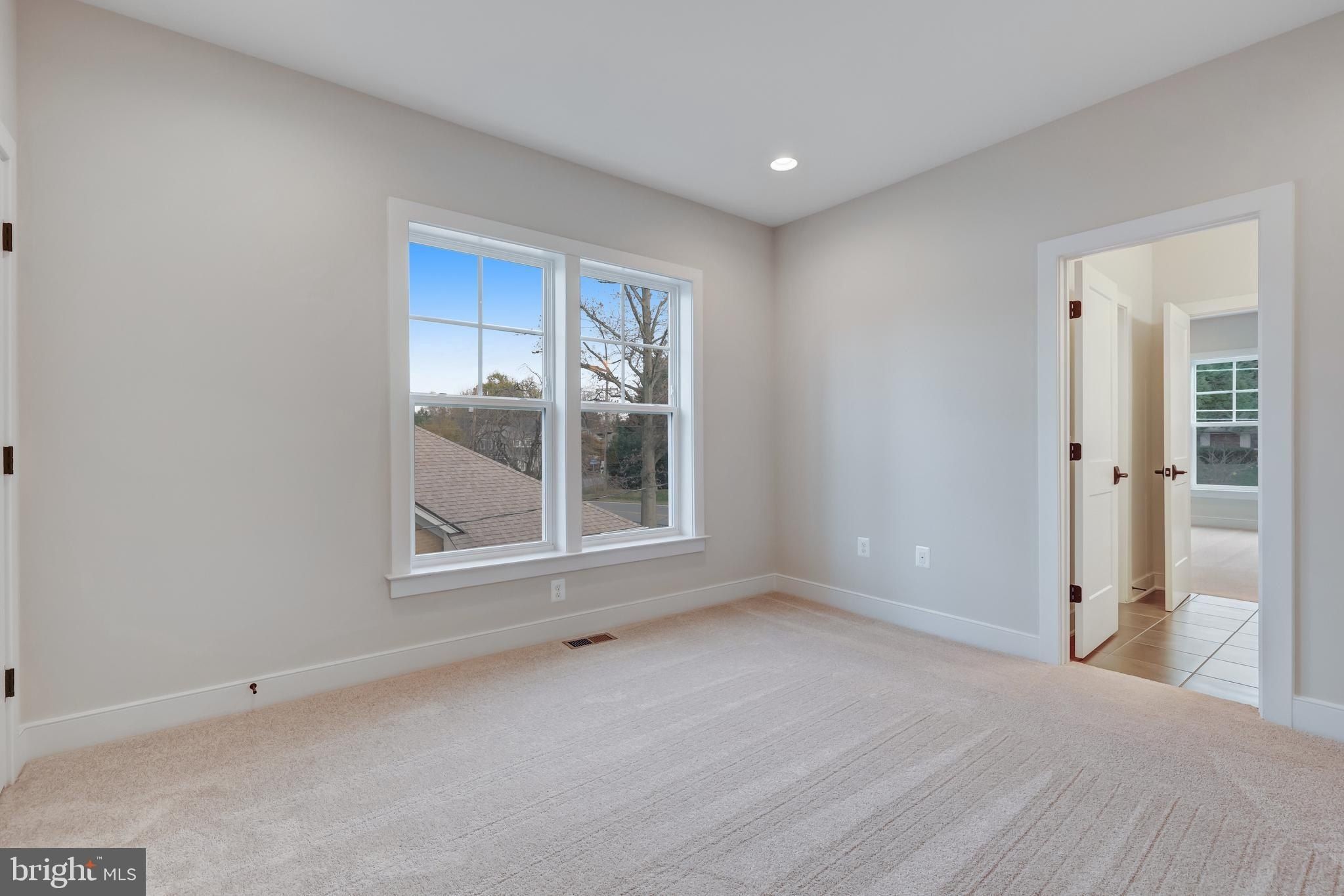 903 Hillcrest Drive Sw. Vienna, VA 22180