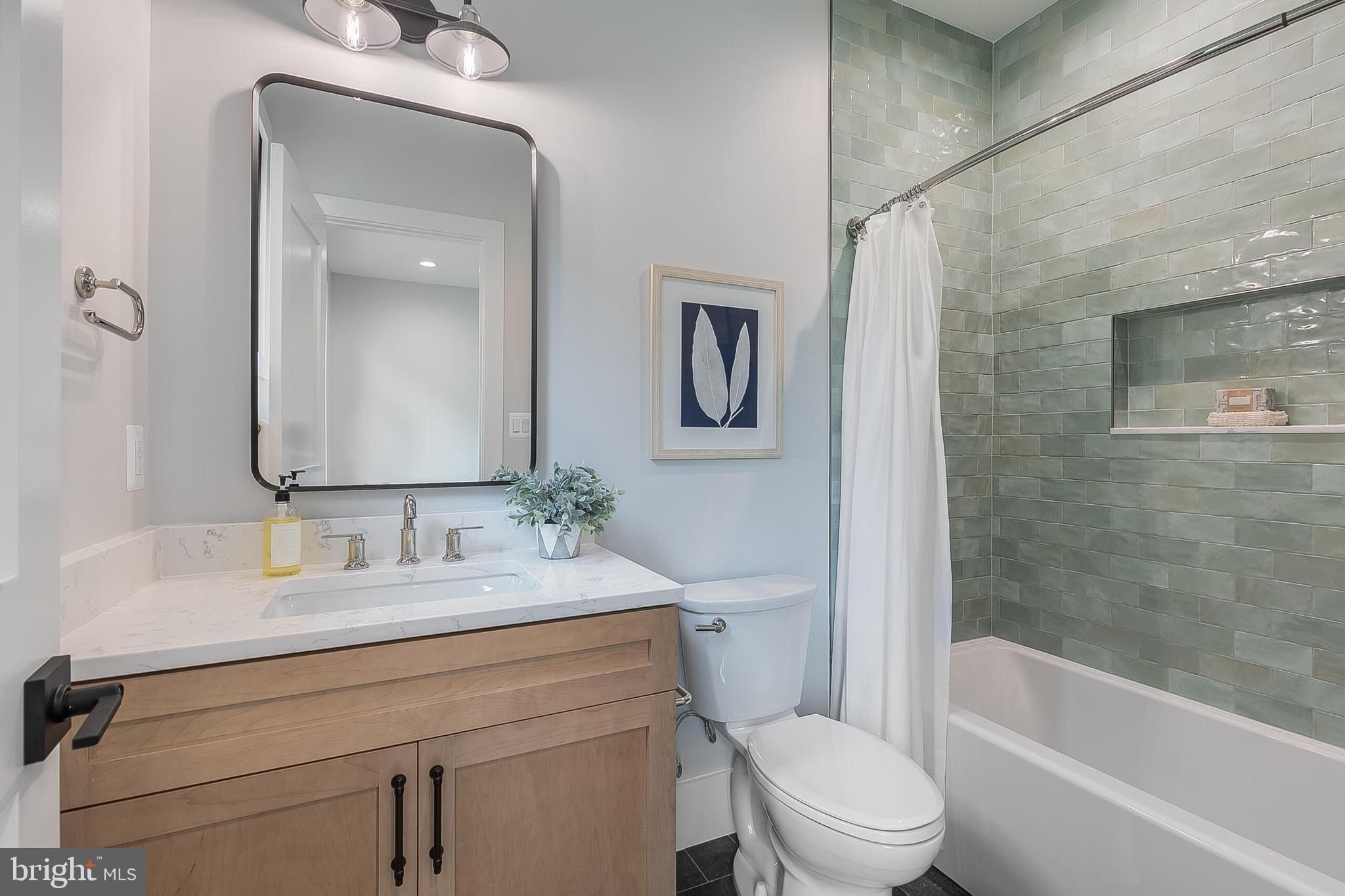 809 N Kenmore Street. Arlington, VA 22201