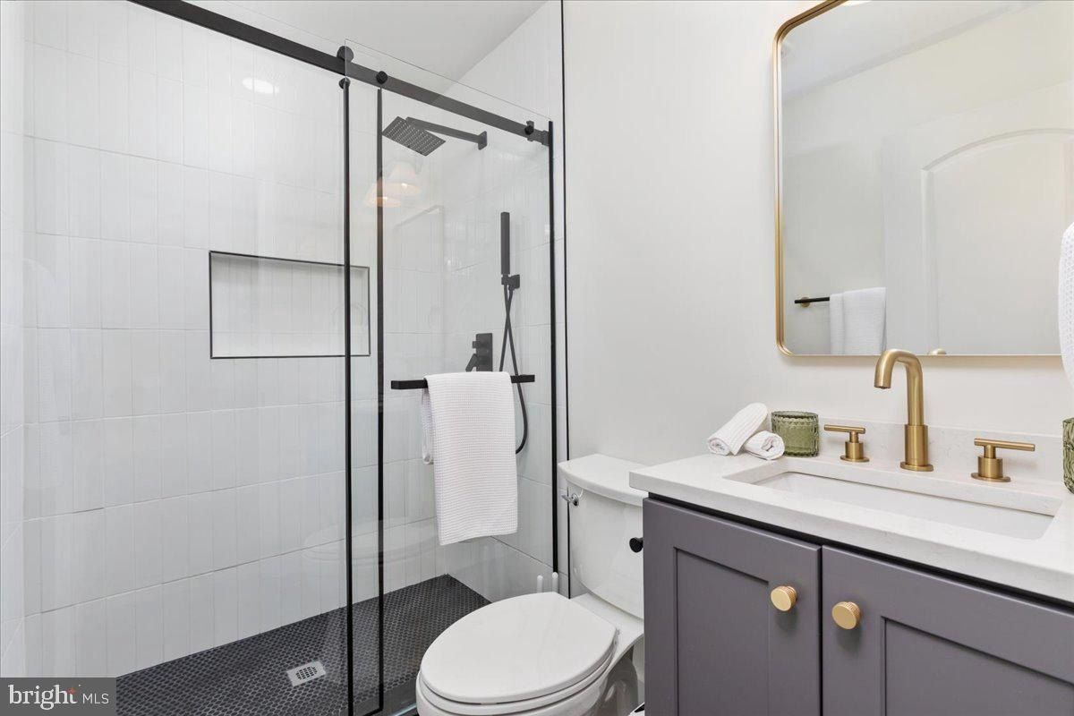 Dooley Drive. Basye, VA 22810