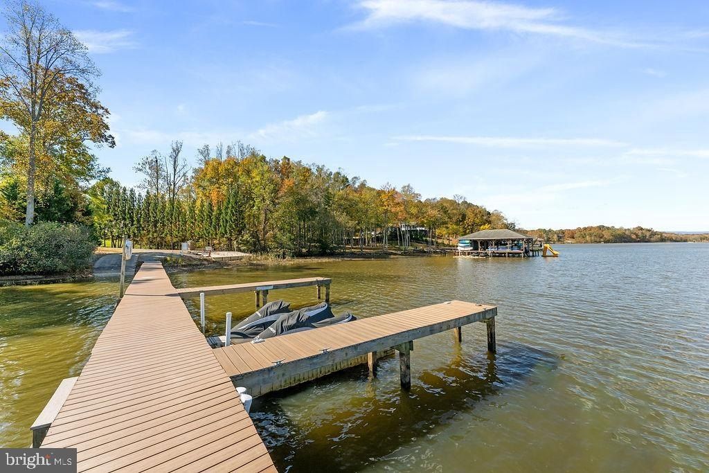 95 Woodland Shores Drive. Louisa, VA 23093