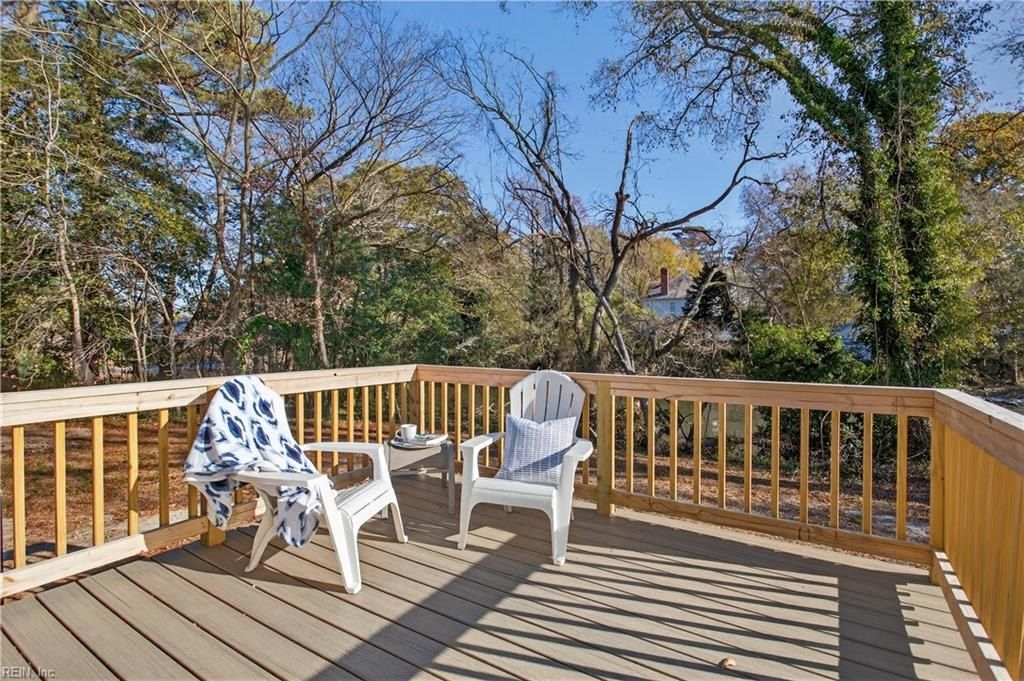 5111 Sweetbriar Circle. Portsmouth, VA 23703