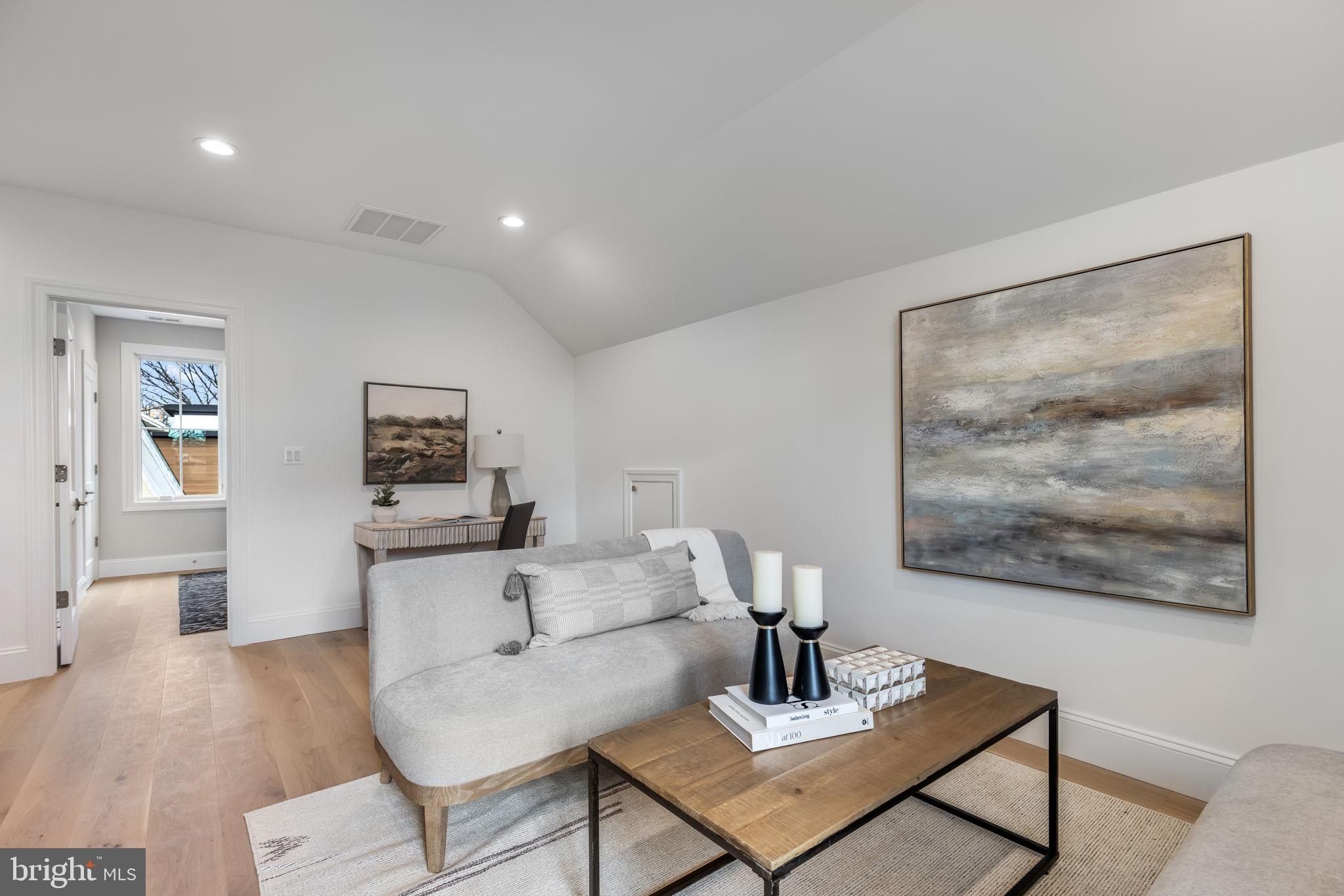 629 N Lincoln Street N. Arlington, VA 22201