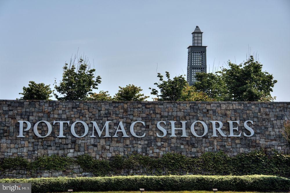 17810 Southern Shores Drive. Dumfries, VA 22026