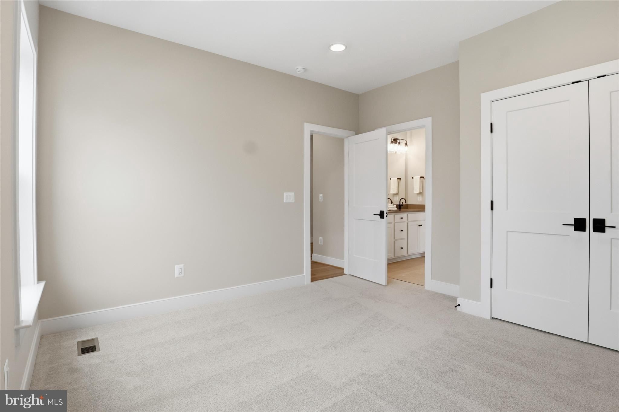 602 Tapawingo Road Sw. Vienna, VA 22180