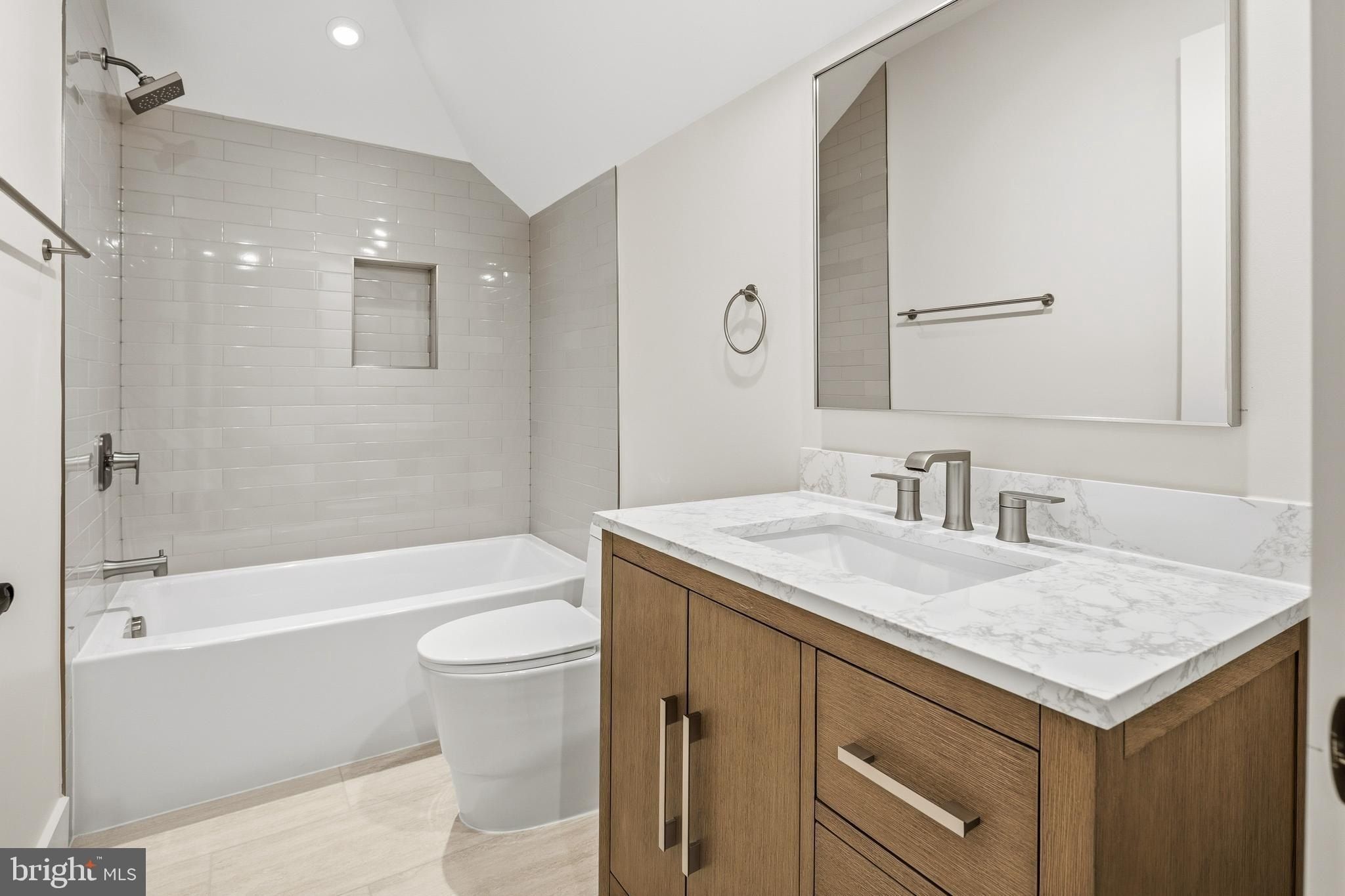 6238 22Nd Street N. Arlington, VA 22205