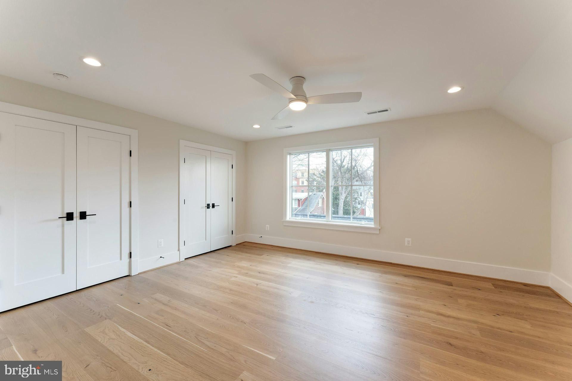 907 N Highland Street. Arlington, VA 22201