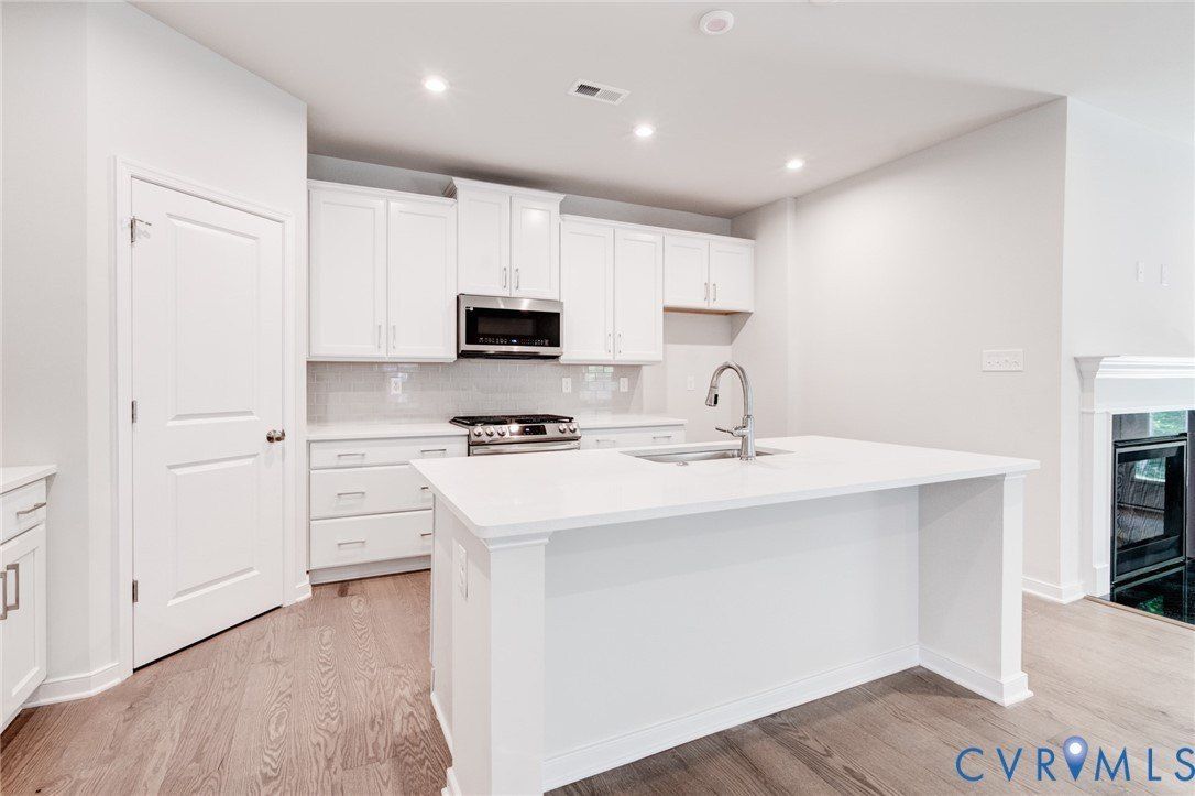 0  Canoe Pointe Loop. Moseley, VA 23120