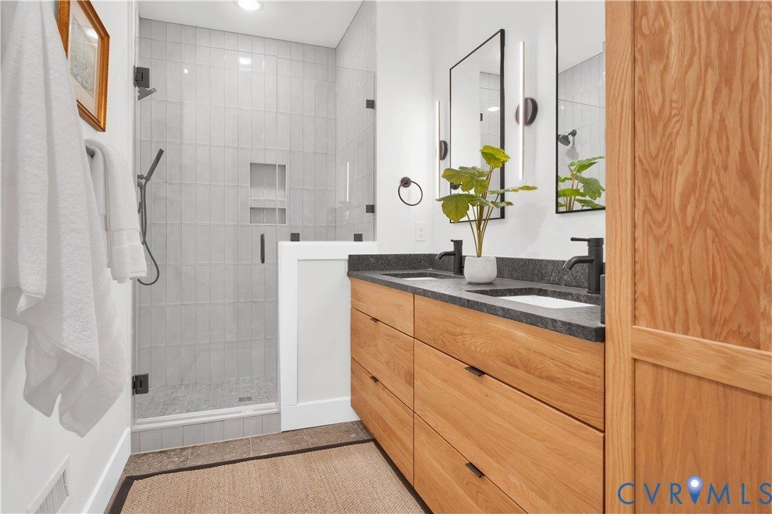 4509 Colonial Place Alley. Richmond, VA 23221